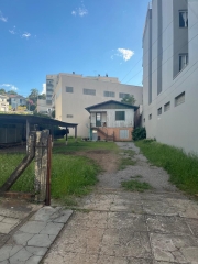 Na. 01: PROCESSO Nº 5000090-75.2018.8.21.0051 - Um terreno urbano na rua...